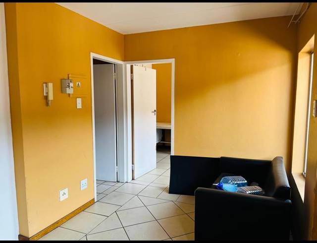 2 BEDROOM APARTMENT FOR SALE IN BRAAMFONTEIN